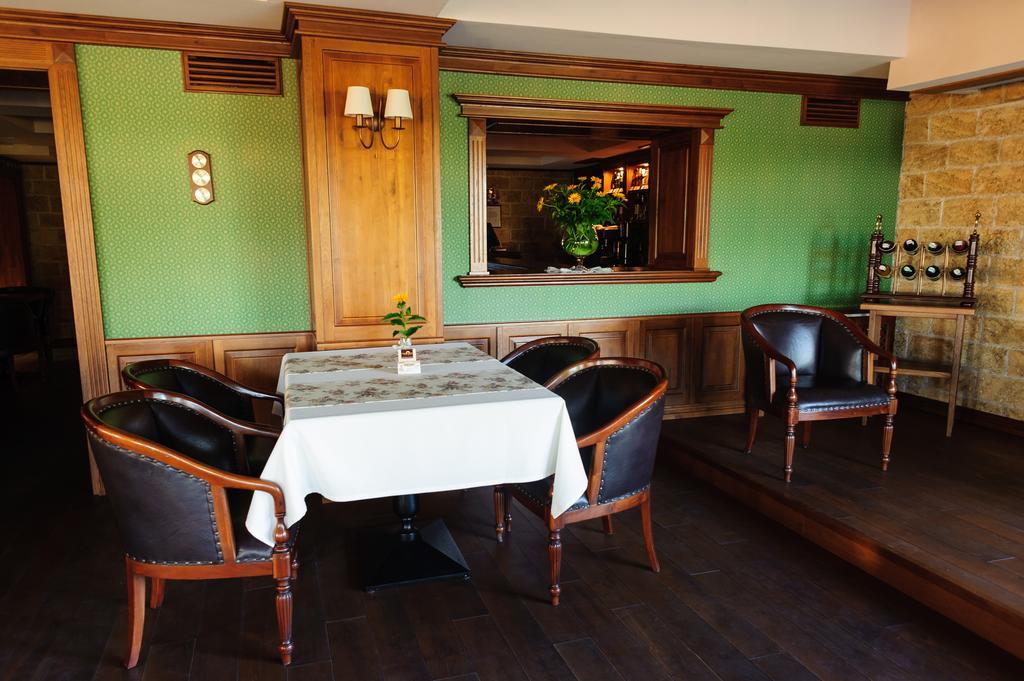 Hotel Zolota Pidkova Kozlin Buitenkant foto